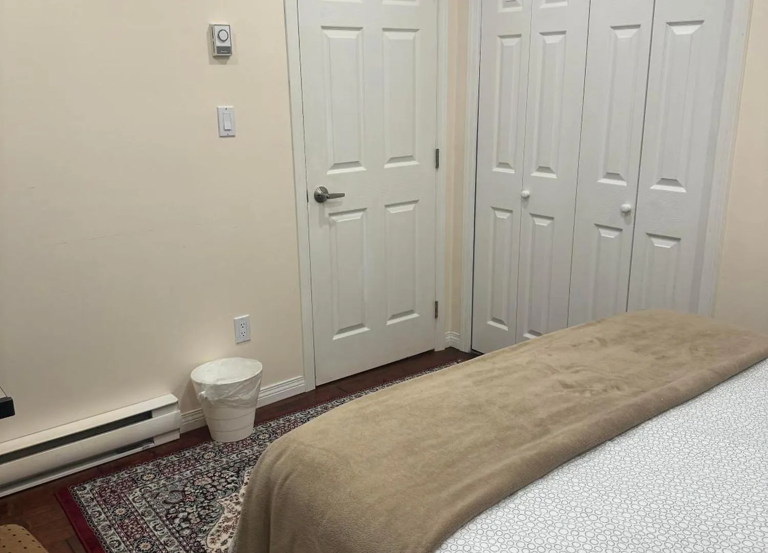 Comfortable Guest Home Near Downtown Vancouver & Sights & Stores Homestay
